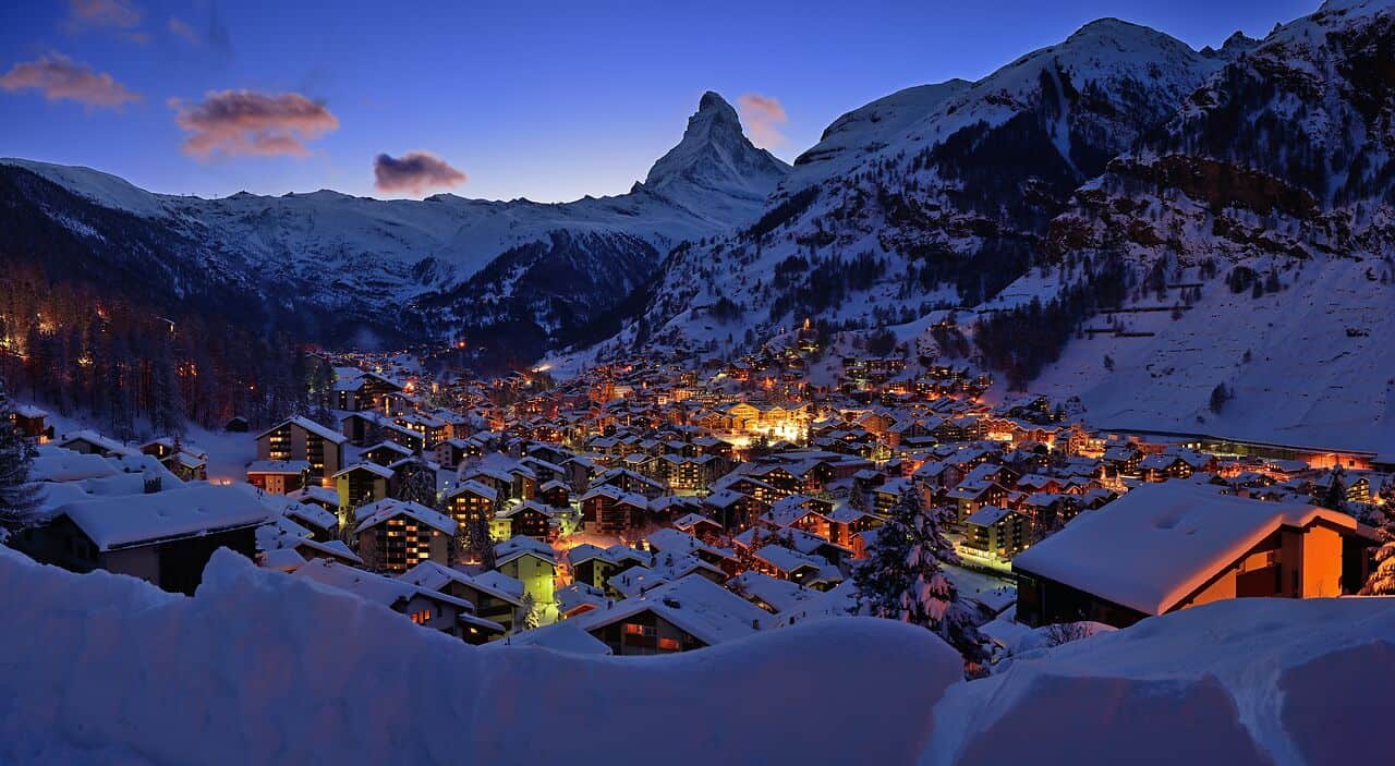 Guide to Skiing Zermatt: Where to Stay, Eat, and Après